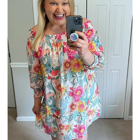 Gorgeous Umgee floral & cream dress on or off shoulder loose cruise brunch new - Picture 2 of 5